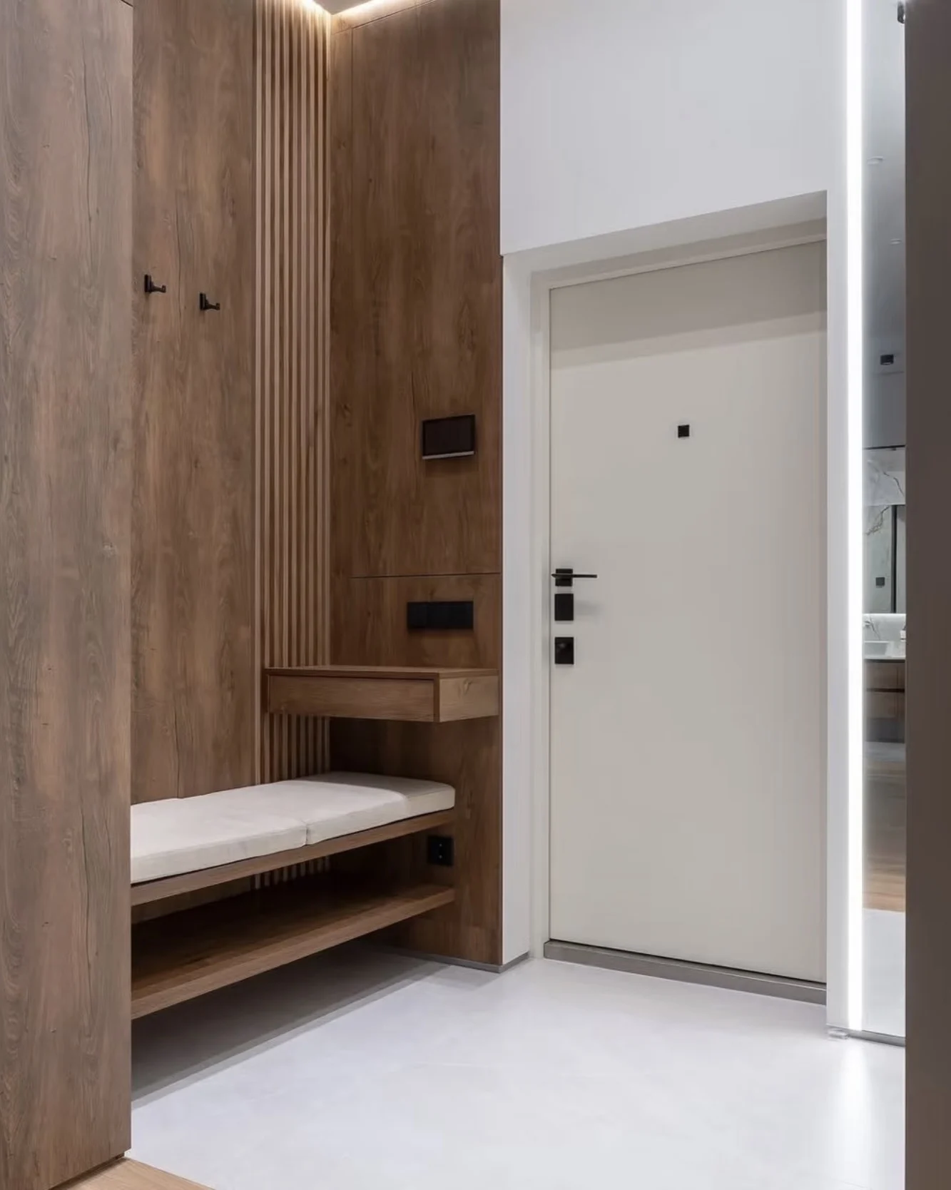 Entry & desk cabinetry